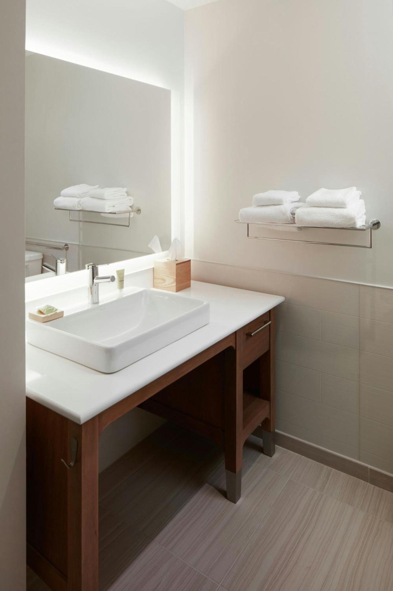 Element Charlotte Uptown Hotel Екстериор снимка