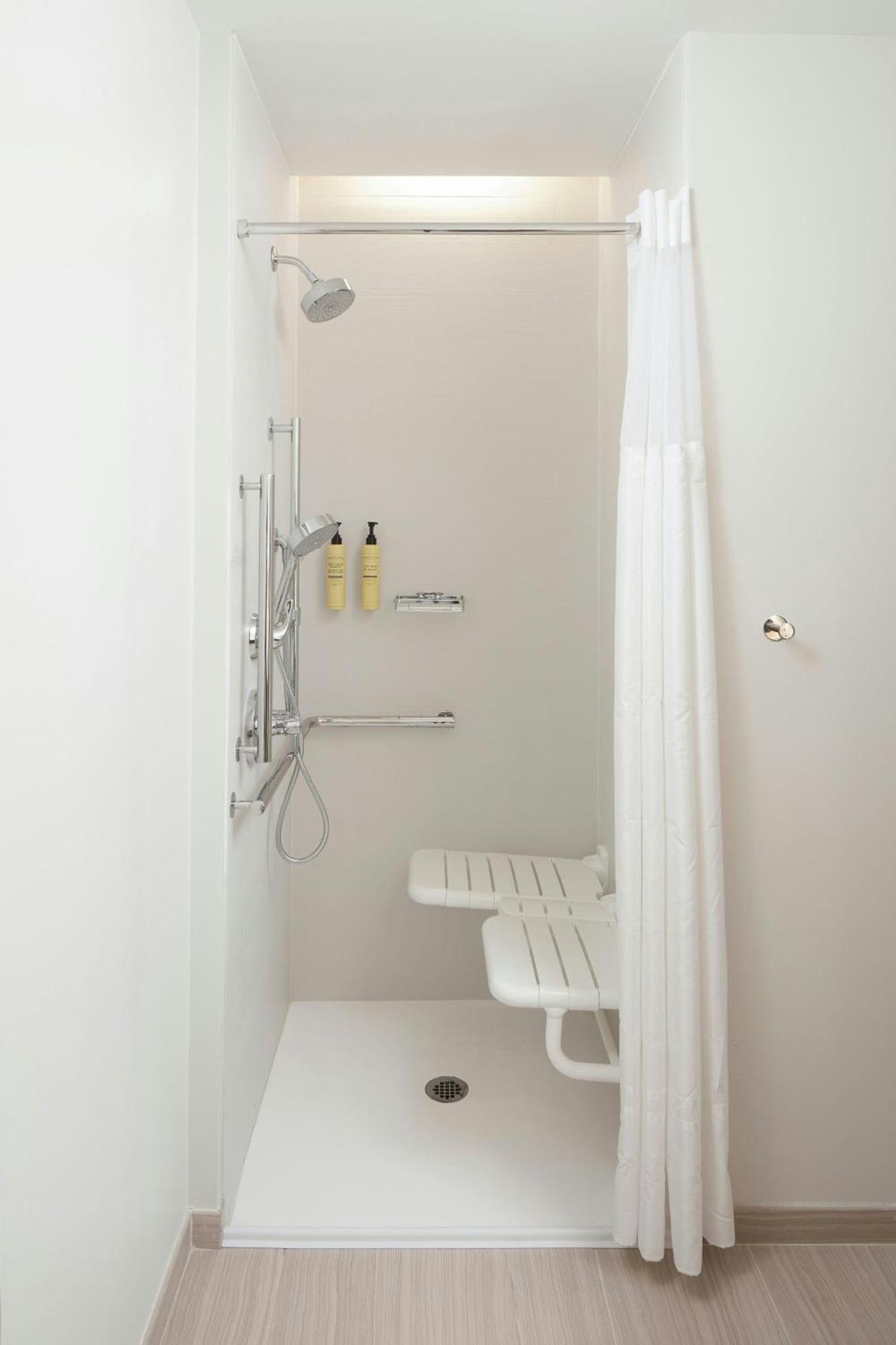 Element Charlotte Uptown Hotel Екстериор снимка