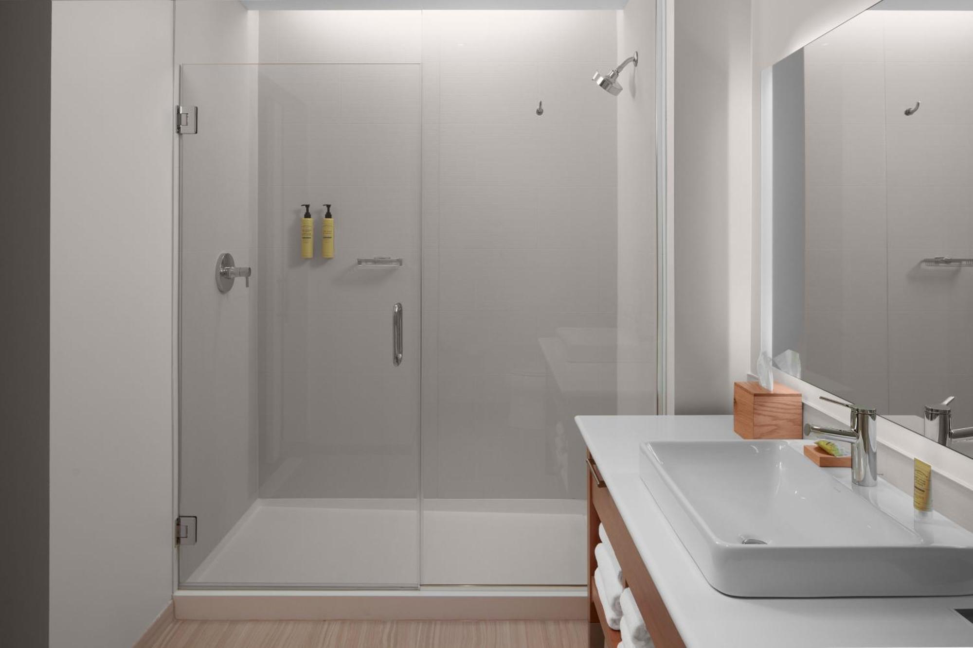 Element Charlotte Uptown Hotel Екстериор снимка