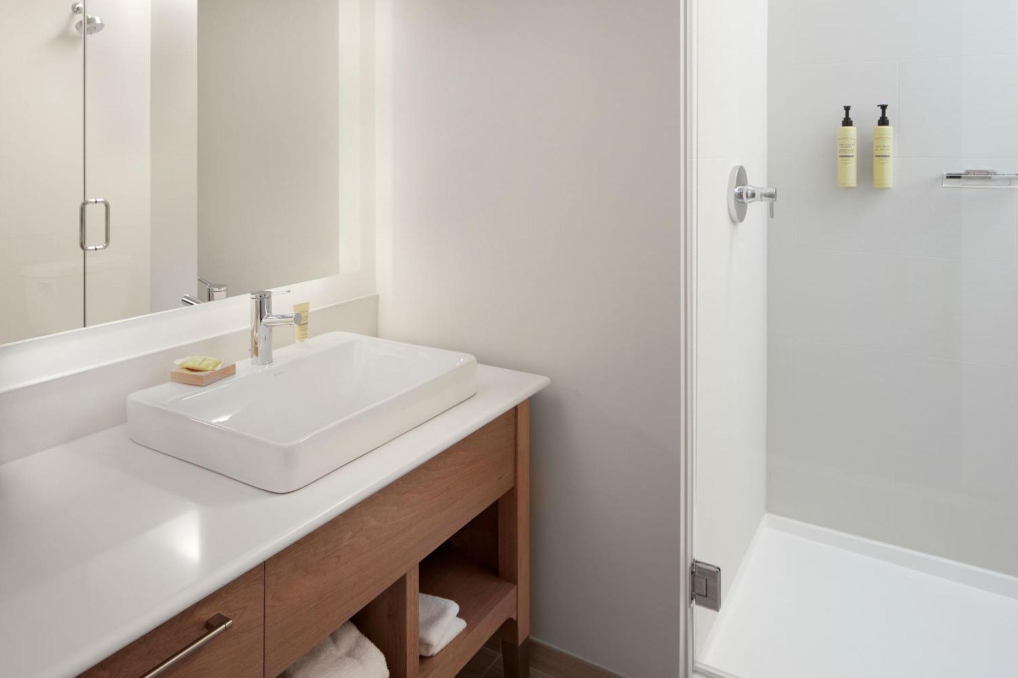 Element Charlotte Uptown Hotel Екстериор снимка